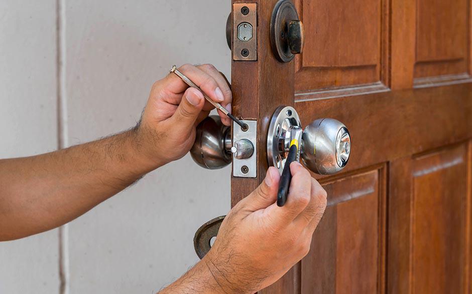 ouvrir une porte fermée à clé Sannois